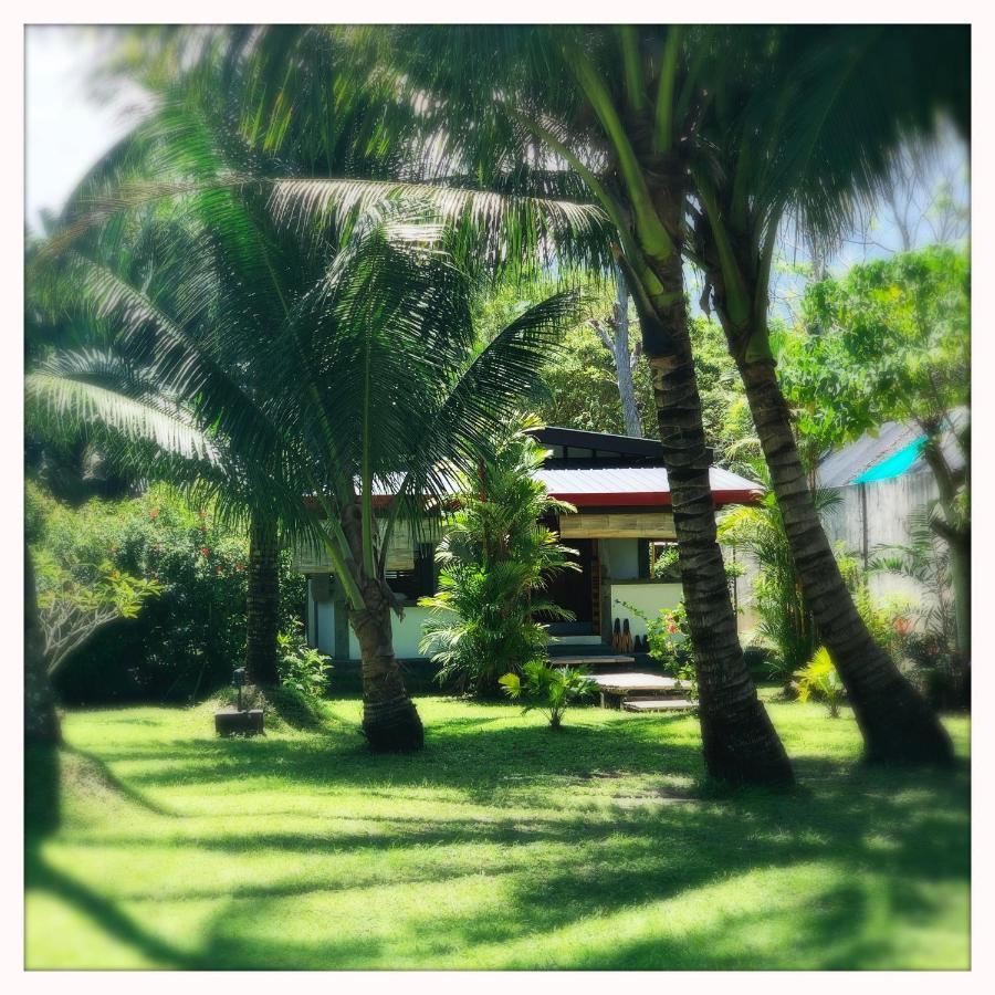 Somewhere Else Boutique Resort Mambajao Esterno foto