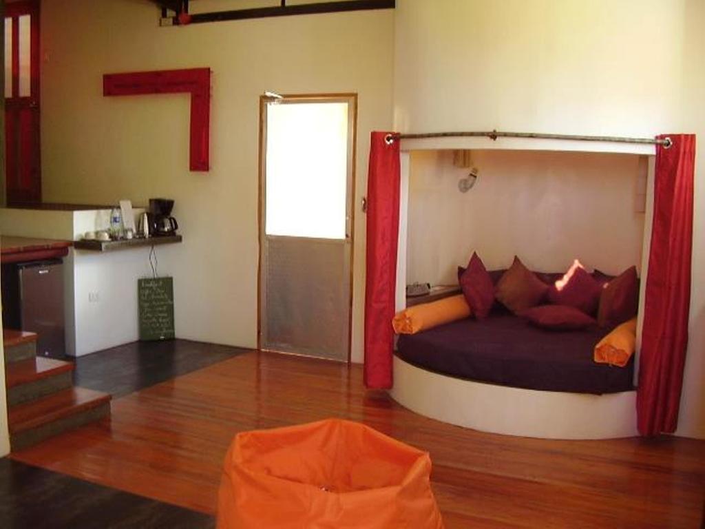 Somewhere Else Boutique Resort Mambajao Esterno foto