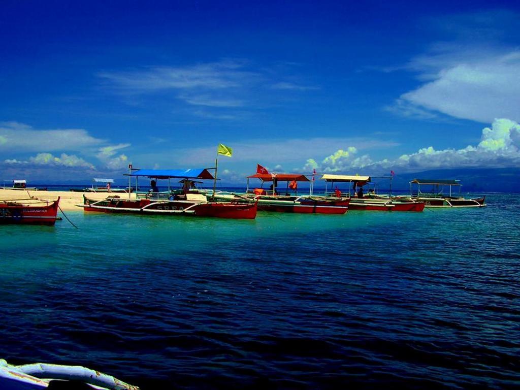 Somewhere Else Boutique Resort Mambajao Esterno foto