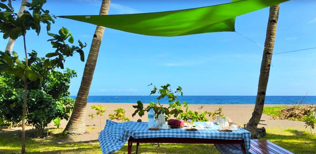 Somewhere Else Boutique Resort Mambajao Esterno foto